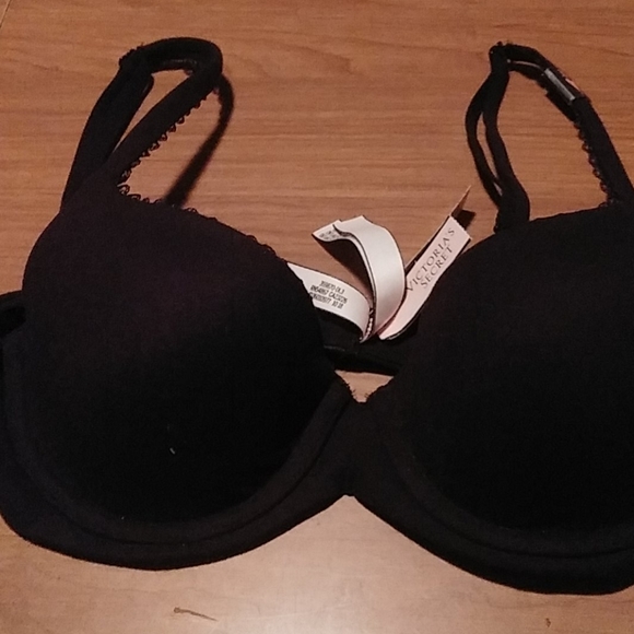 Victoria's Secret Other - Body by victoria secret - black 32C bra